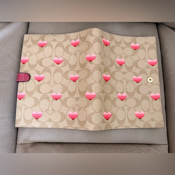 Coach signature print with hearts notebook cover. - Picture 5 of 5